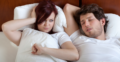 Metodi per non russare: prova questi rimedi